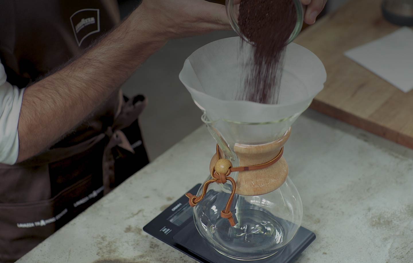 Cum să prepari cafeaua folosind metoda Chemex